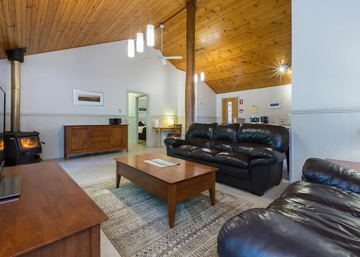 Bushy Lake Chalets