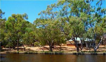 Bushy Lodge *
